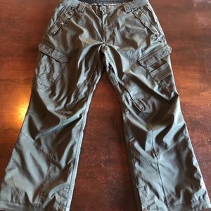 Men’s snowboarding pants